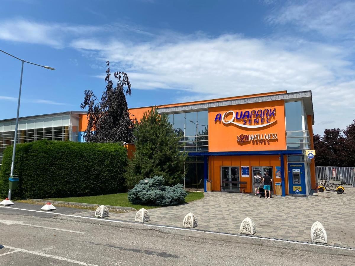 Apartman Delfin Senec Exterior photo